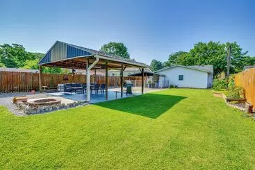 コテージ Pet Friendly Clarksville Home W/ Central A/c