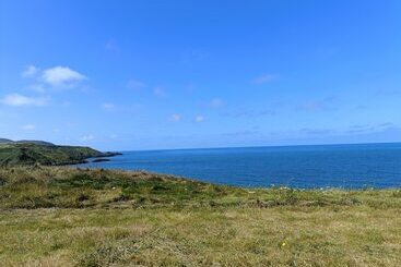 إقامة Homely, 4 Bed House Close To Stunning Beach