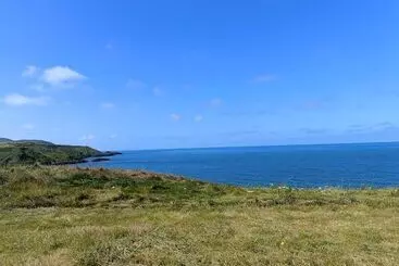 レジデンス Homely, 4 Bed House Close To Stunning Beach