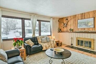 بيت ريفى West Anchorage Home Near Coastal Trail!