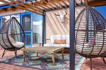 Mökkimajoitus Authentic Santa Fe Adobe Home W/ Desert Views