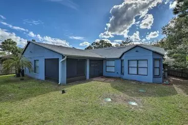 Mökkimajoitus Charming Palm Bay Retreat W/ Spacious Yard!