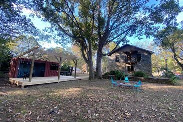 קוטג'' Eclectic Asheville Abode W/ Backyard Oasis!