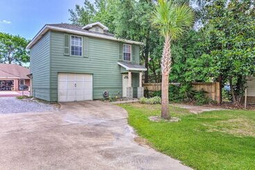 Mökkimajoitus Navarre Beach House: Minutes To Restaurants!