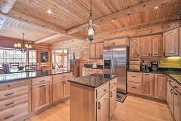 بيت ريفى Spacious House W/ Boat Dock On Red Cedar Lake