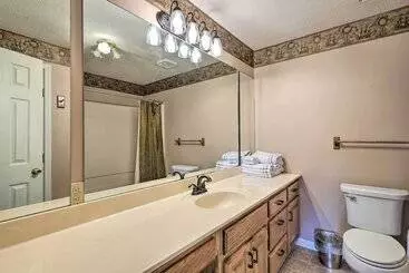 Mökkimajoitus Angler S Ridge  Waterfront Family Getaway!