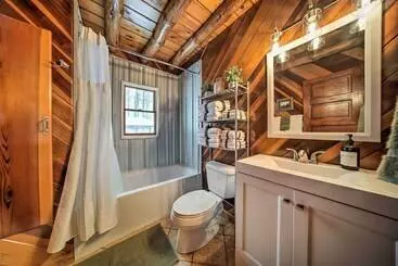 Mökkimajoitus Cambridge Springs Cabin Near French Creek!