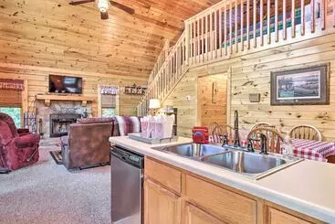 コテージ Lake Douglas Cabin W/ Community Boat Launch!