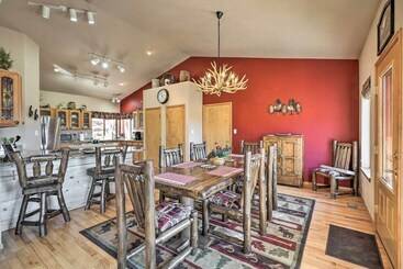 Сельский дом Mtn View Cabin W/ Deck, 3 Mi To Cripple Creek!
