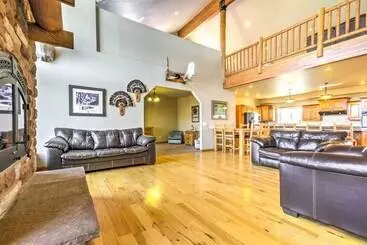 Mökkimajoitus Rustic Bryce Canyon Home W/ Deck On Sevier River!