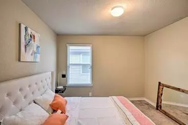 Gîte Rural San Antonio Retreat W/ Yard & Grill Near Downtown!