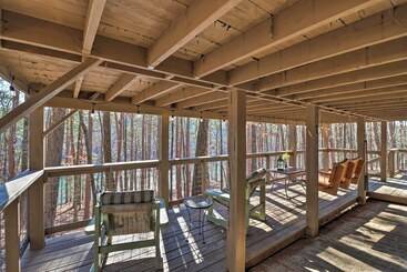 بيت ريفى Scenic Greers Ferry Cabin W/ Deck + Fire Pit!