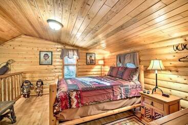 별장 Smoky Mountain Rustic Log Cabin W/ Furnished Patio