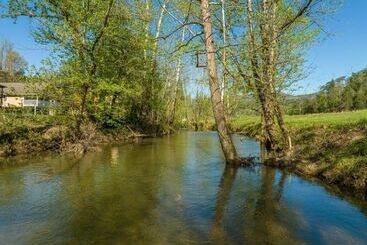 کلبه Creekside Splendor