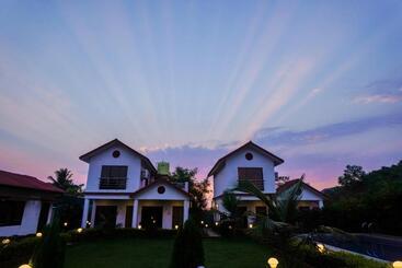 호텔 Berryl Resorts