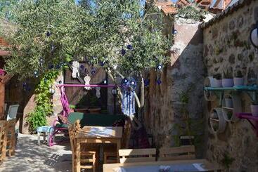 酒店 Nezisin Konagi