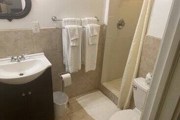 The Maple Motel Erie