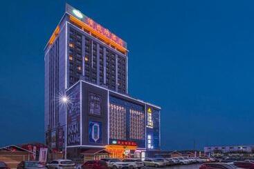 Vienna Hotel Nanning Xiangsi Lake University Town