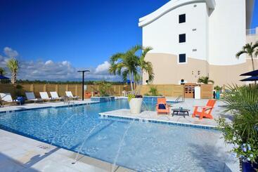 ホテル Indigo Orange Beach   Gulf Shores, An Ihg