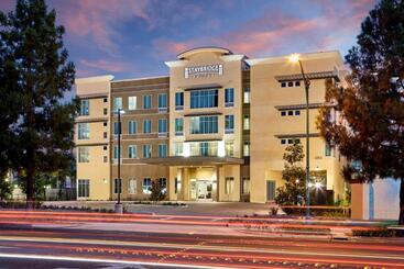 Hotelli Staybridge Suites Anaheim At The Park, An Ihg