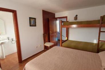 La Hoyilla Hostel   La Aldea