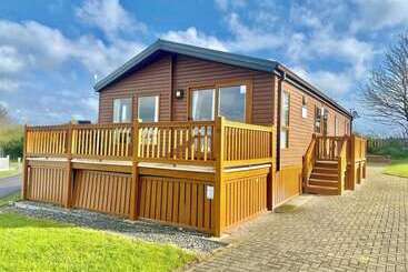 Impeccable 3 Bed Lodge In Hull