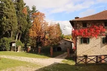 田舎風ホテル Agriturismo Villaggio Eden