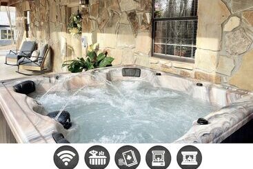 茅舍 Bruno S Mountain Cave