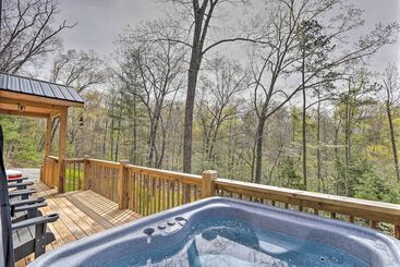 Kır Evi Private Hot Tub & Ev Charger: Cozy Murphy Cabin!