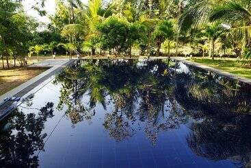 Hotel Asha Beach & Spa