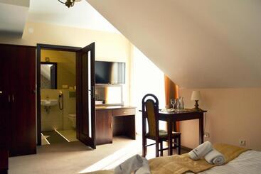 호텔 Restauracja Koral