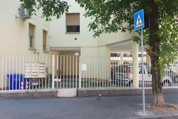 پانسیون Peppe Home Fontana Del Trianon