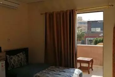 カプセルホテル Almomany Hostel Private Furnished Studio Fit For 2 Or 3 Or 4 Head