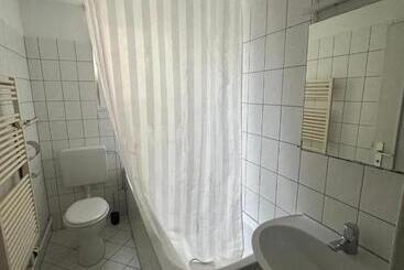 هتل Hostel Bahnhof