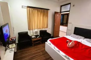هتل Vrc Inns