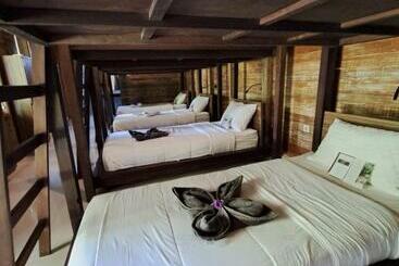 Vandrarhem Penida Social House Villas And Sports Bar