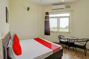 Hotel Oyo Flagship Green Vatika Resort