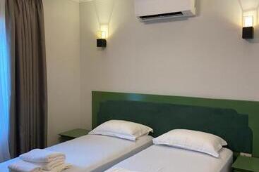 تختخواب و صبحانه “sarajet” Bed&breakfast