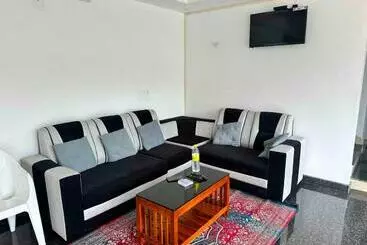 Szálloda Oyo Flagship H Square Homestays