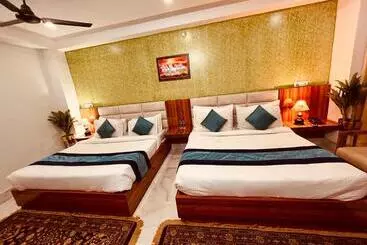 Tirath View Central Hotel A Comfortable Stay