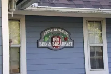 تختخواب و صبحانه Apple Blossom Inn