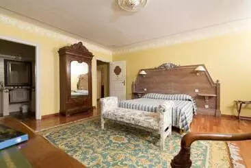 Hotel Chateau De Picomtal
