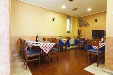 فندق Rural La Consulta De Isar