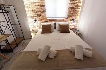 Salonikiou Beach Deluxe Apartments