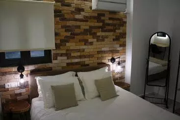 Salonikiou Beach Deluxe Apartments