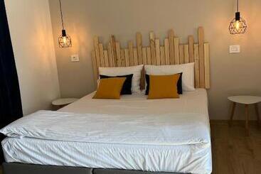 پانسیون Maison 25