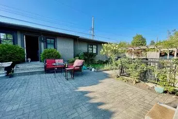 Pensiune Vancouver Airport Guesthouse
