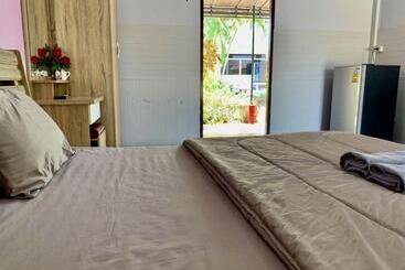 בית מלון כפרי Baan Kenpoo Resort