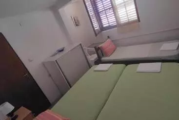 پانسیون Apartmani Gina