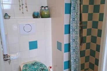 膳宿费 Unia S Verhuur